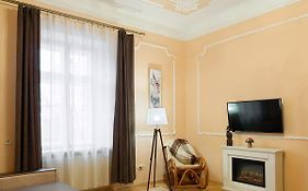 Vera Apartment In The ♥Of Lviv